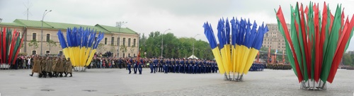 A small platoon of World War II Red Army reenactors marches just in front of a Ukrainian Air Force contingent.