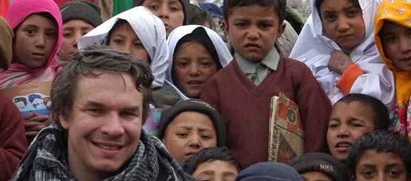 Greg Mortenson with a group of Pakistani school children. (Courtesy Central Asia Institute)