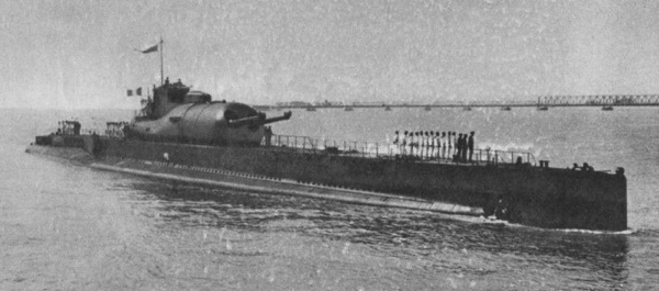 The Free French submarine 'Surcouf' led the North American invasion force.
