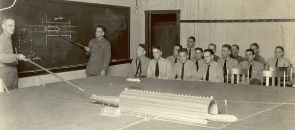 An Airship School classrom during the 1920s.
